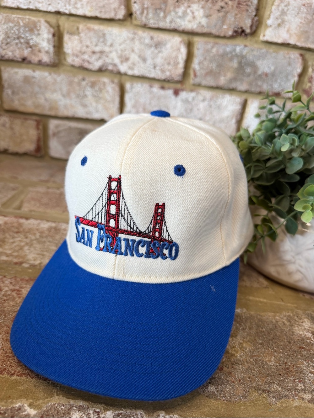 Vintage | San Francisco | Classic Baseball Cap - White and Blue